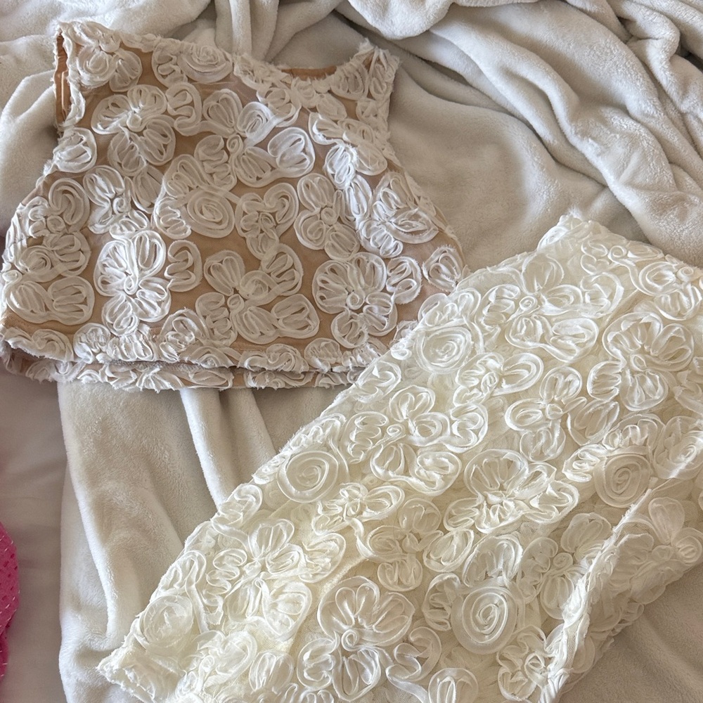 SHEIN Floral Lace Top and Skirt Set - Cream and Tan